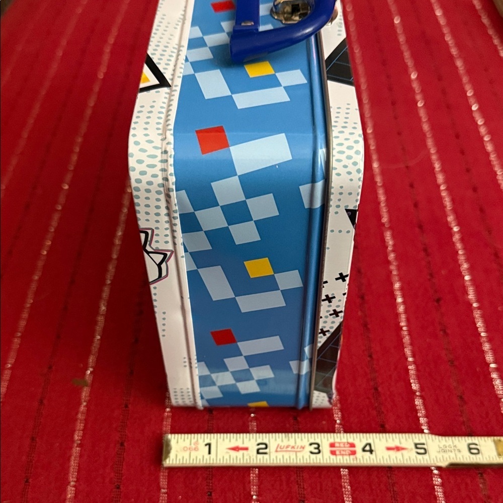 Sonic the Hedgehog Themed Metal Lunchbox with Handle. Like New! - Picture 3 of 7